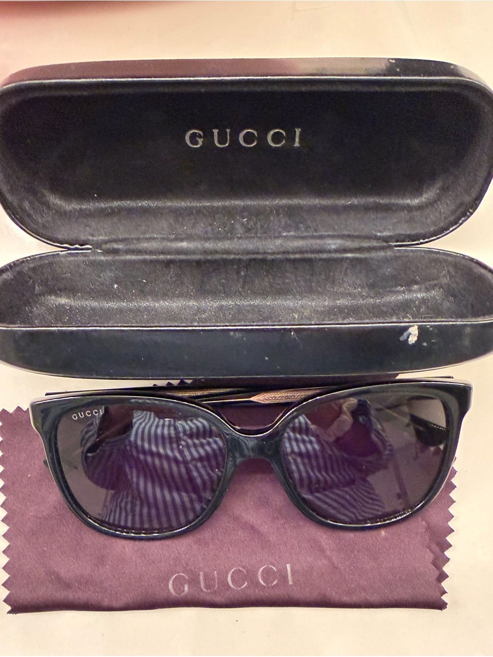 Gucci Women’s Black Cat-Eye Sunglasses With COA and case